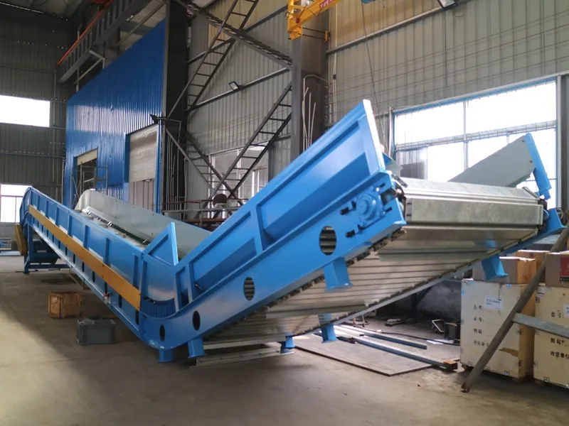 Chain conveyor for baler