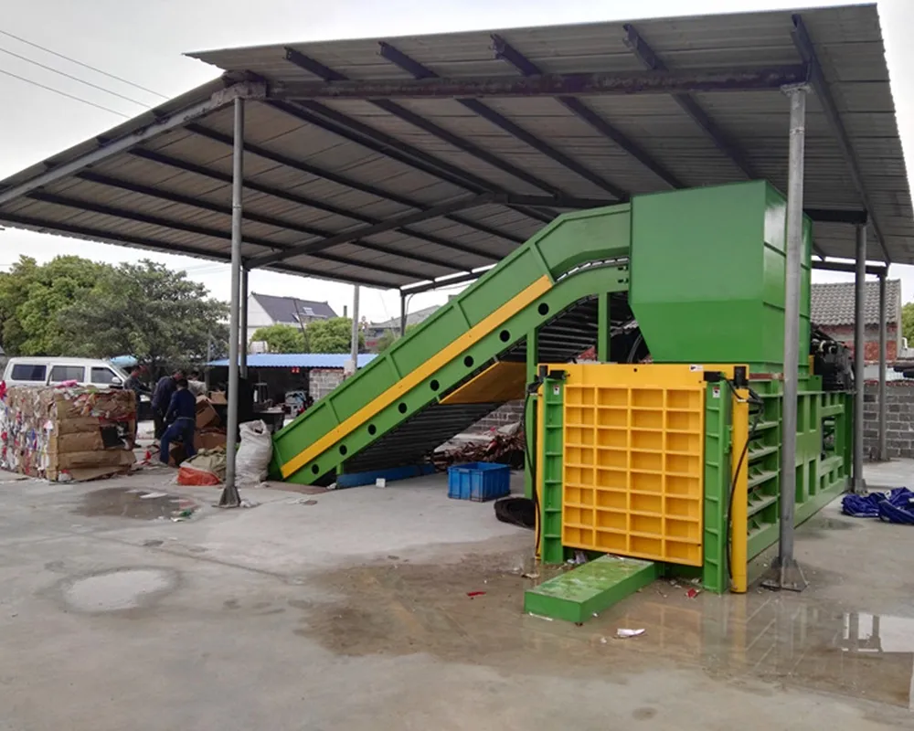 Horizontal manual compactor