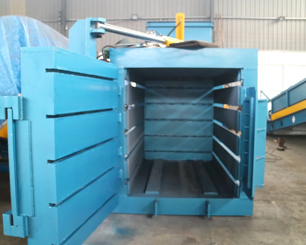 Manual tie baler